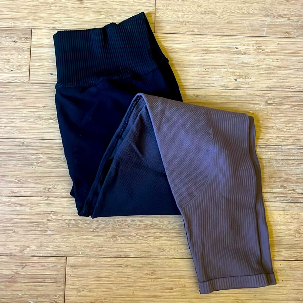 Soft and comfortable leggings by Victoria’s Secret!!